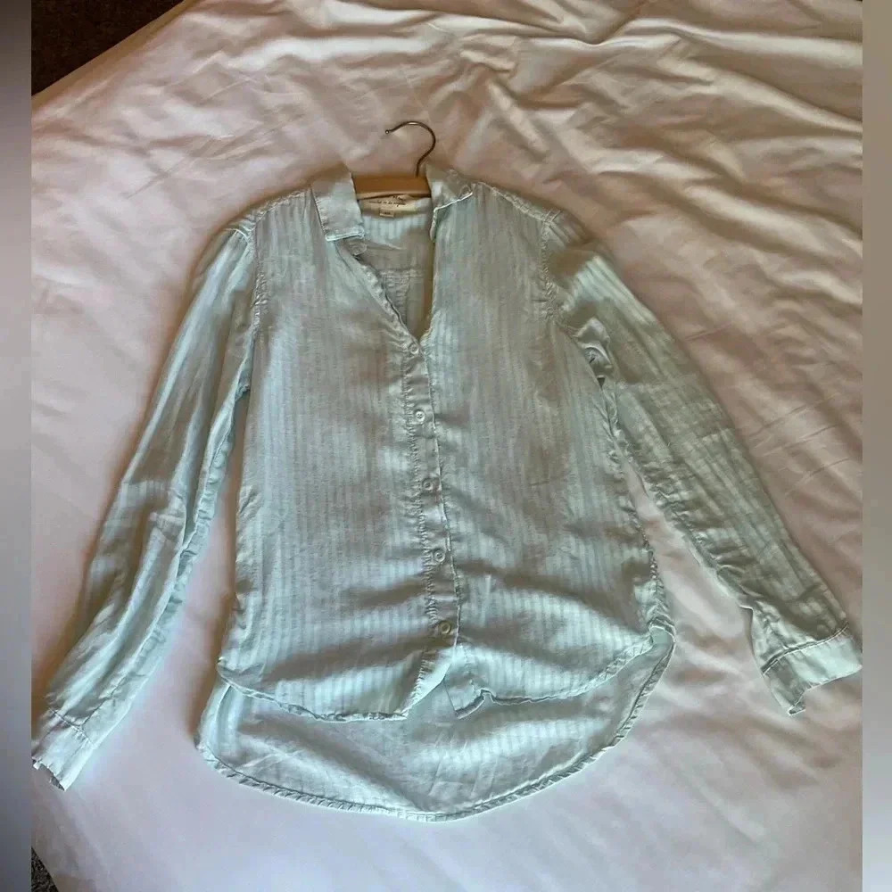 Cloth and Stone Anthropologie Baby Blue Button Down Striped Blouse Size XS